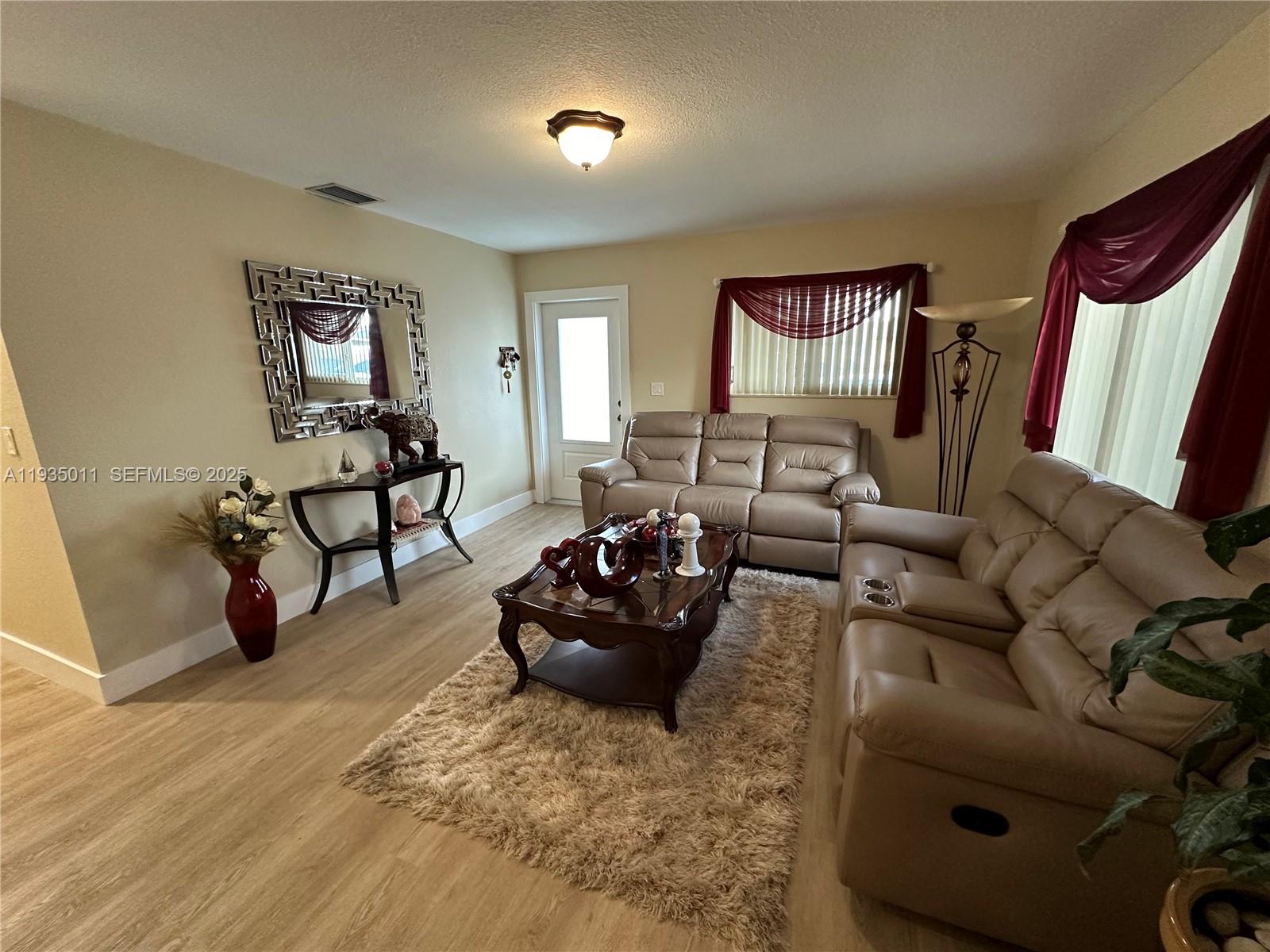 19360 SW 116th Ave Miami, FL 33157