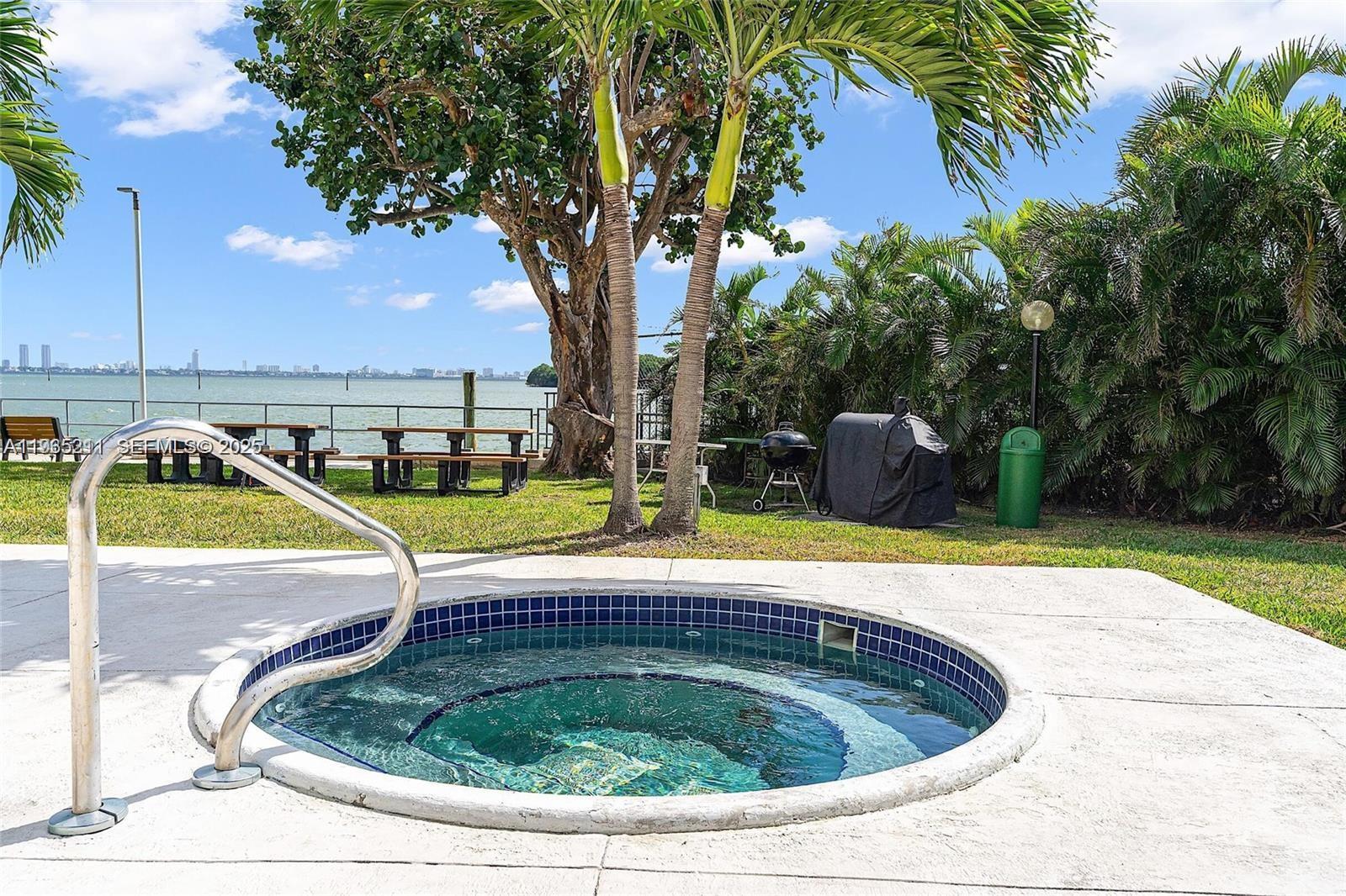 880 NE 69th St #14H Miami, FL 33138