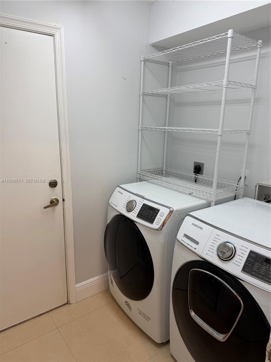 1552 NW 135th Ave Pembroke Pines, FL 33028