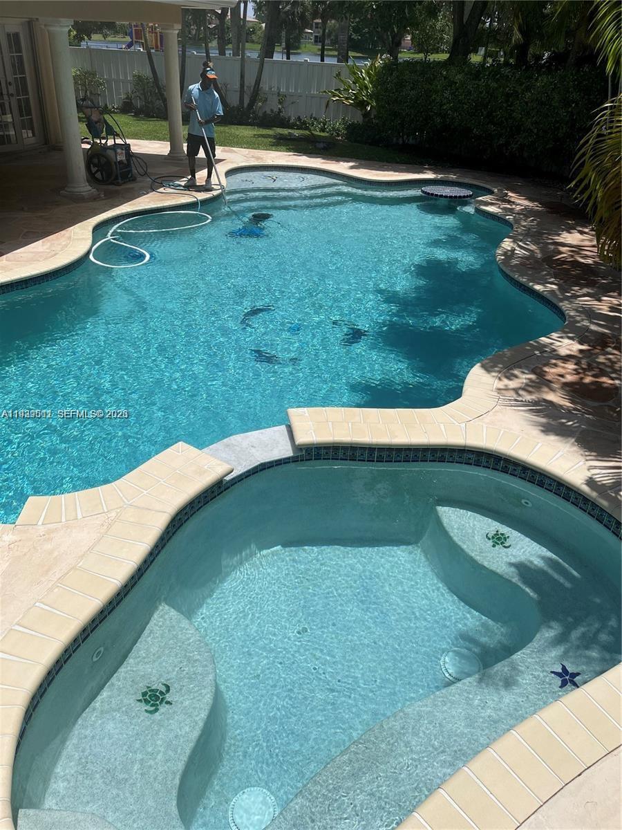 1552 NW 135th Ave Pembroke Pines, FL 33028