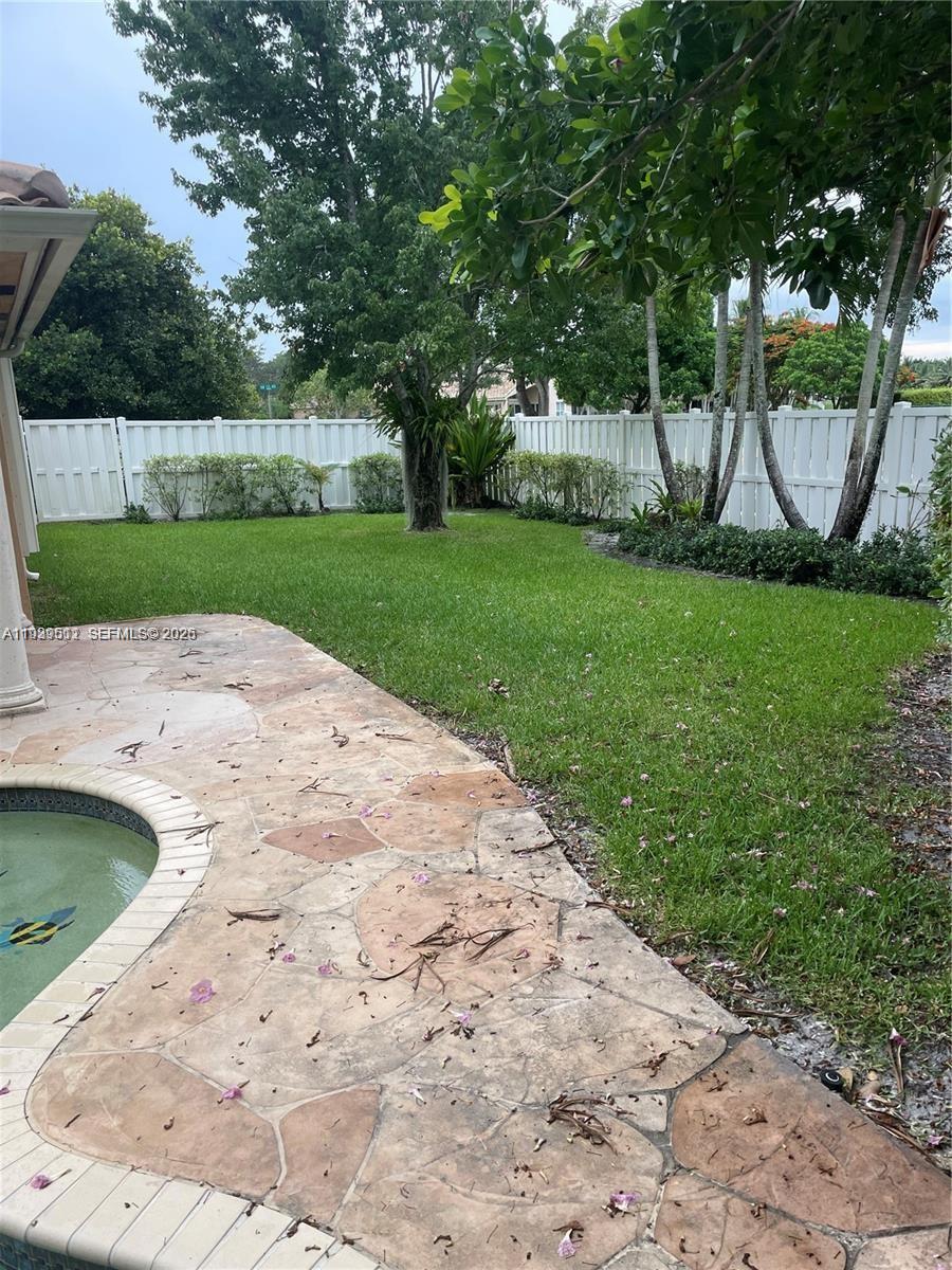 1552 NW 135th Ave Pembroke Pines, FL 33028