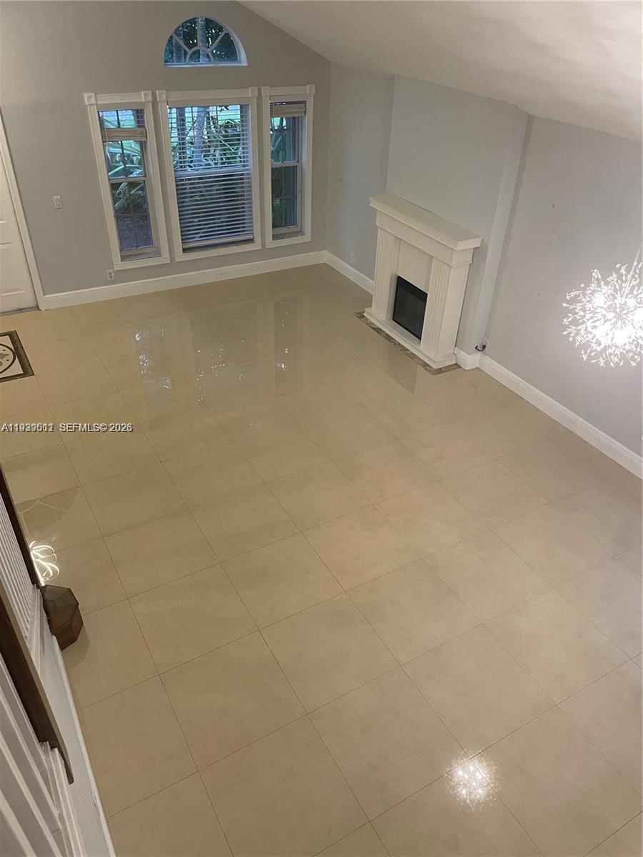 1552 NW 135th Ave Pembroke Pines, FL 33028