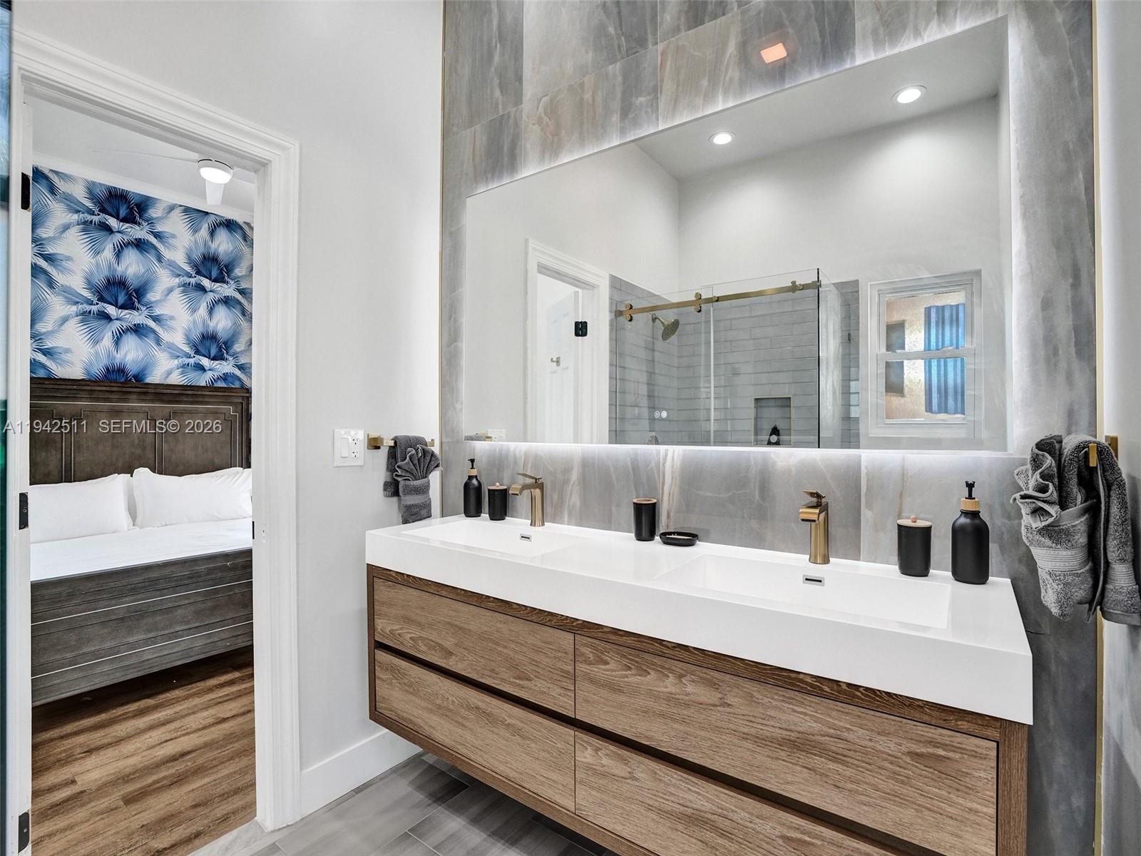 1128 Tyler St Hollywood, FL 33019