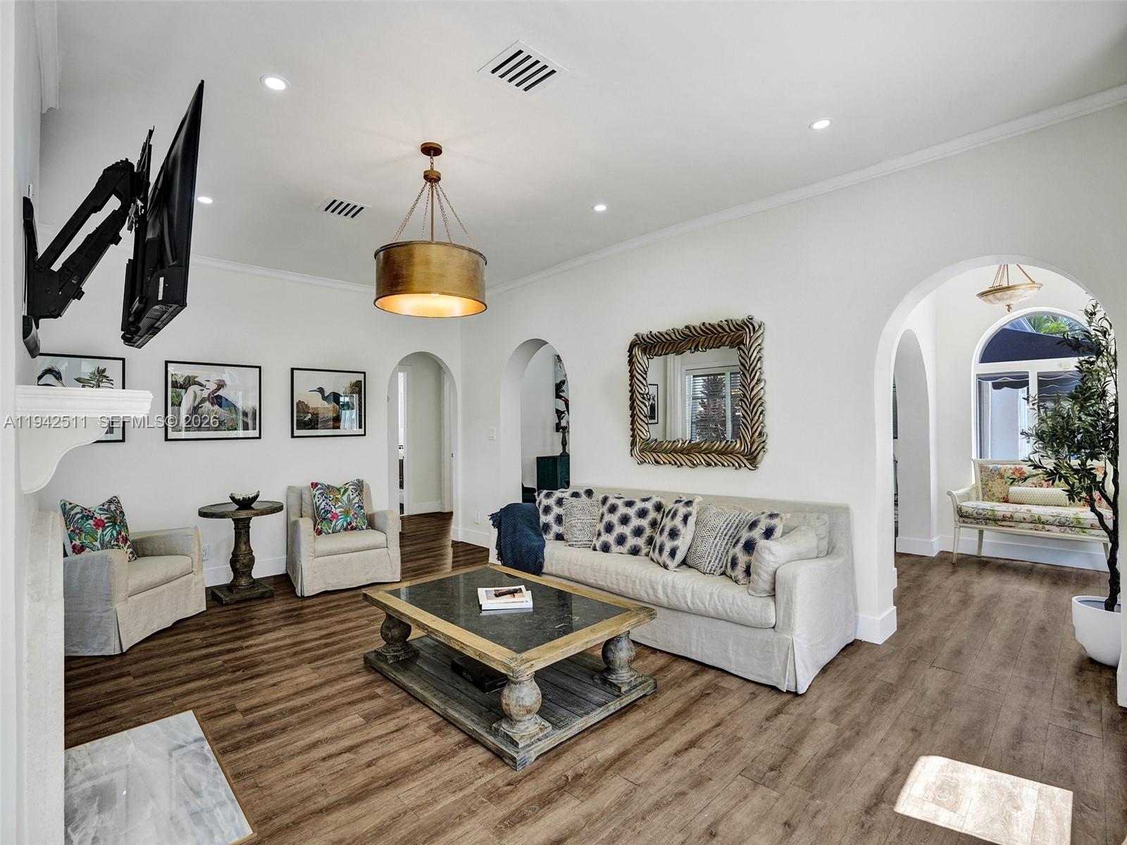 1128 Tyler St Hollywood, FL 33019