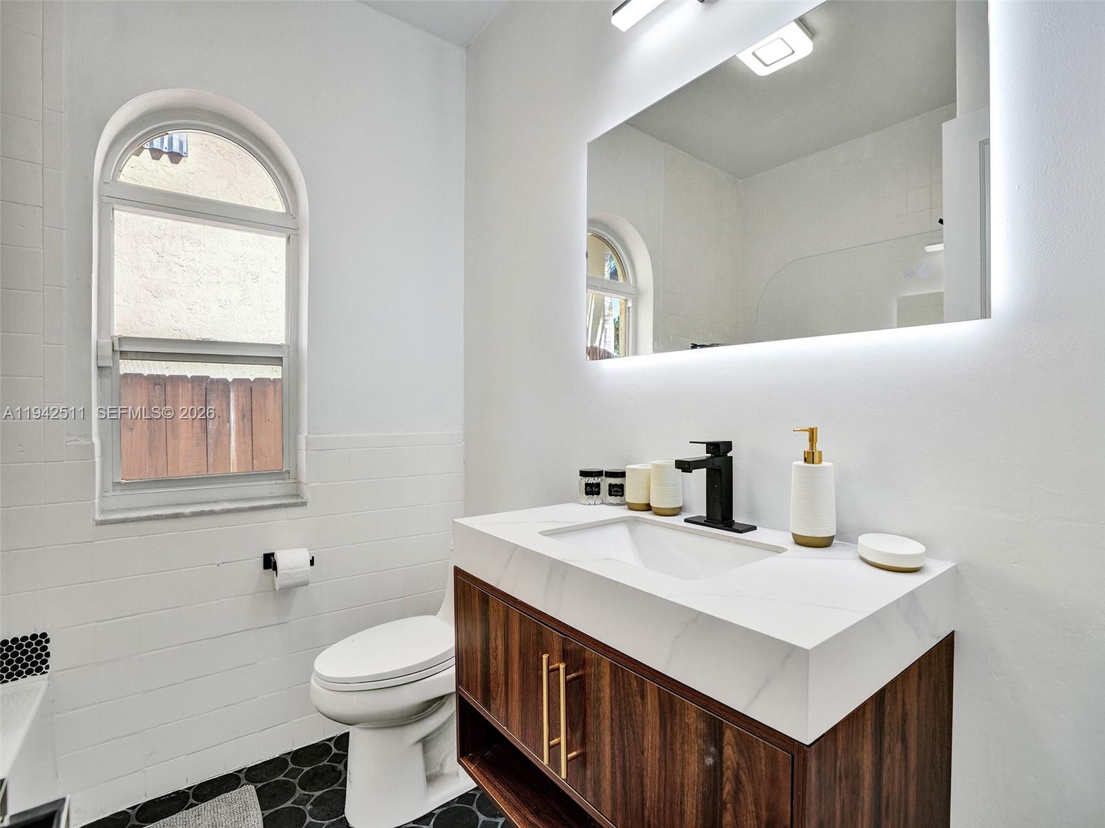 1128 Tyler St Hollywood, FL 33019