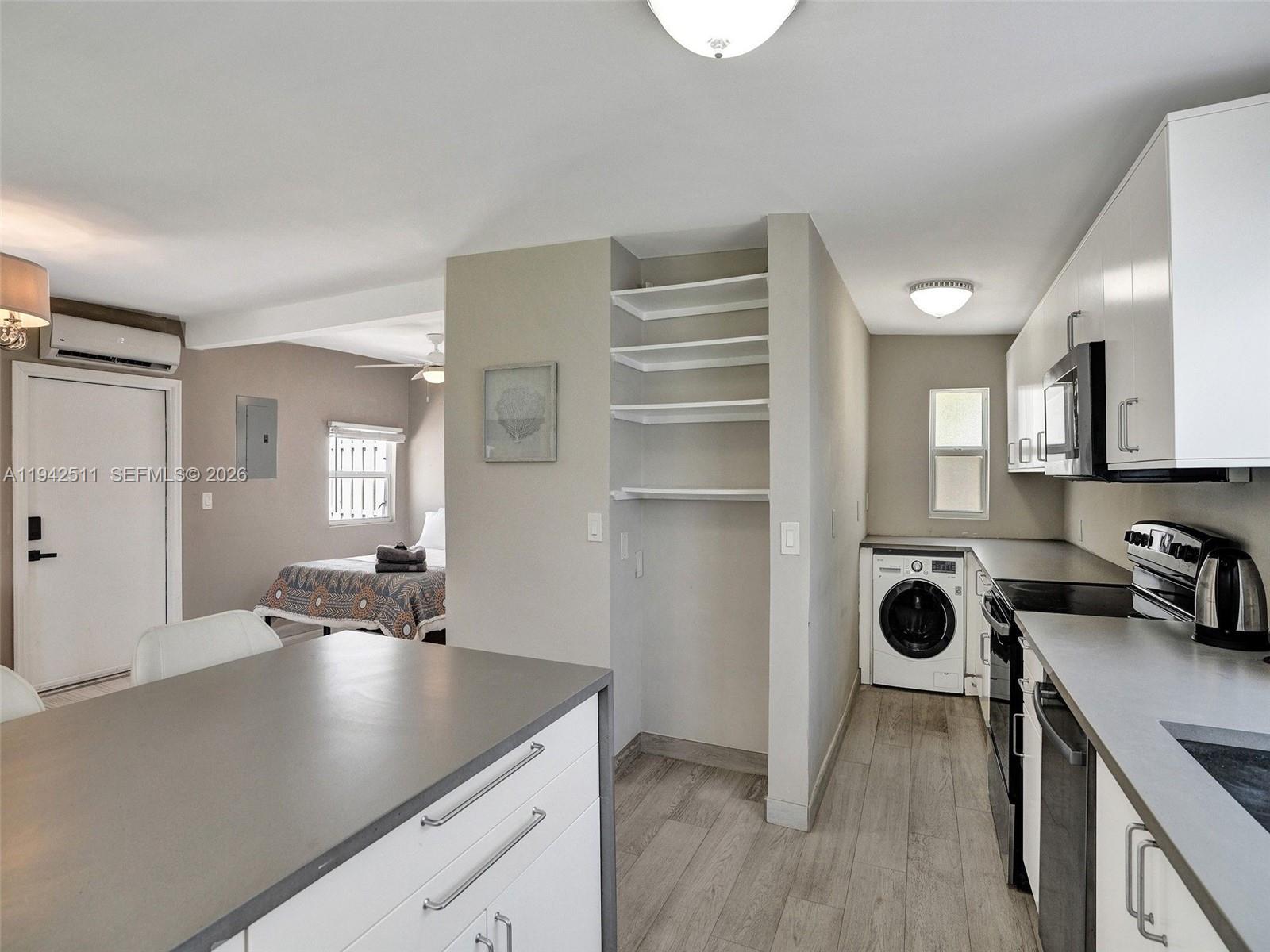 1128 Tyler St Hollywood, FL 33019