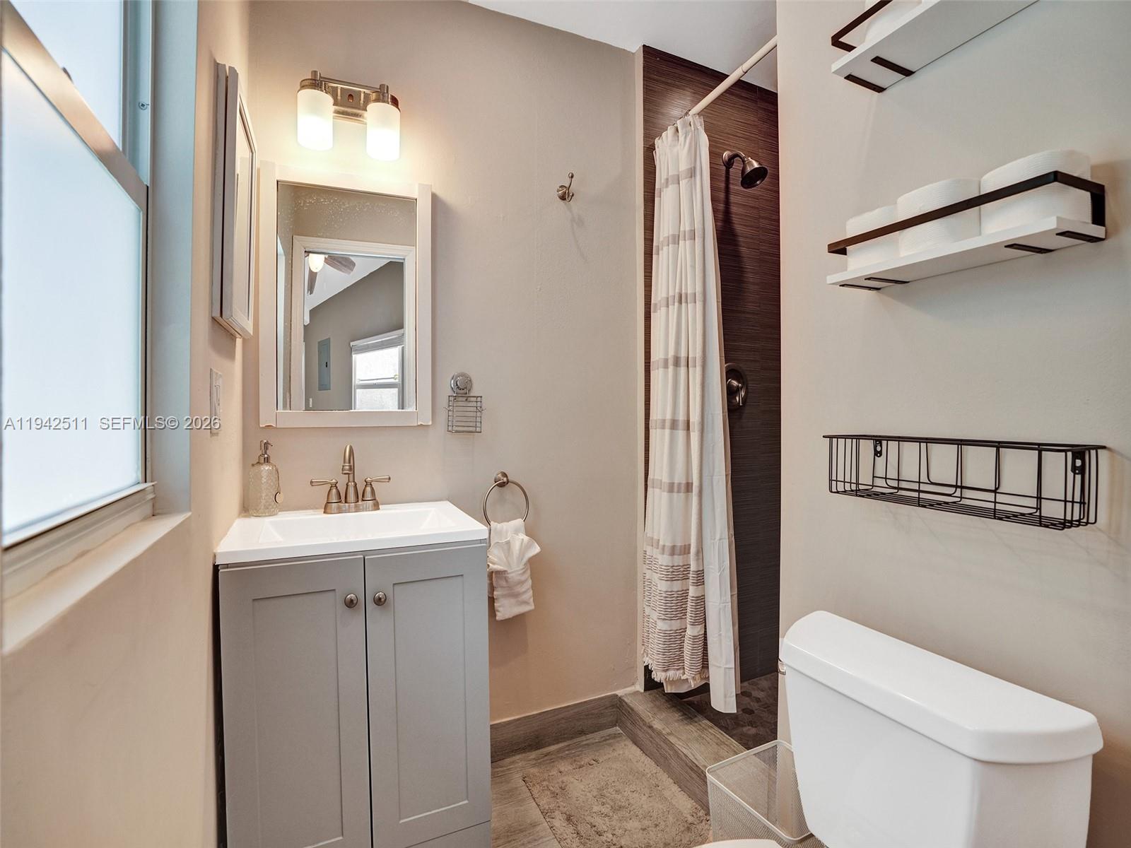 1128 Tyler St Hollywood, FL 33019