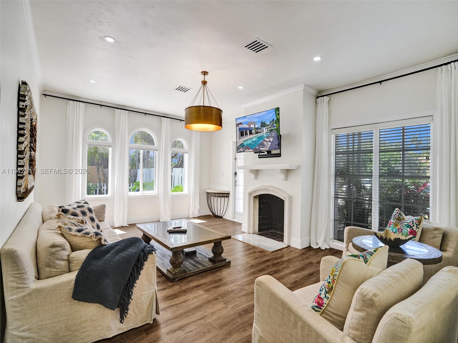 1128 Tyler St Hollywood, FL 33019