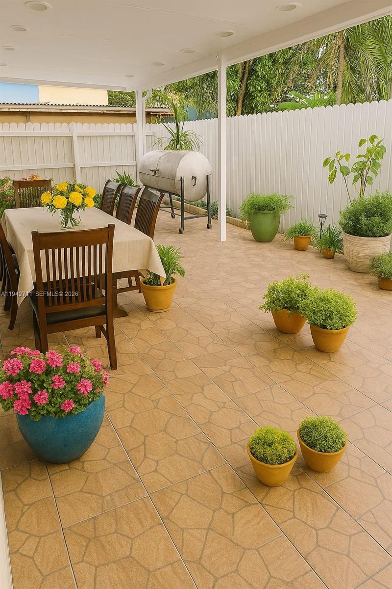 2118 NW 86th St Miami, FL 33147