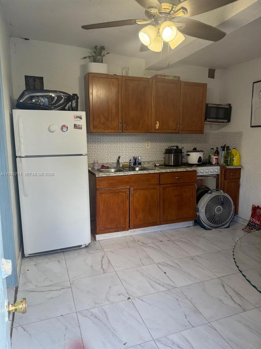 2118 NW 86th St Miami, FL 33147