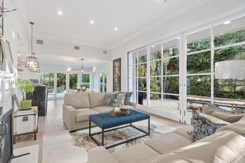 2301 S Miami Ave Miami, FL 33129