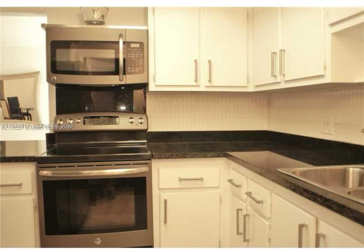 2451 SW 82nd Ave #106 Davie, FL 33324