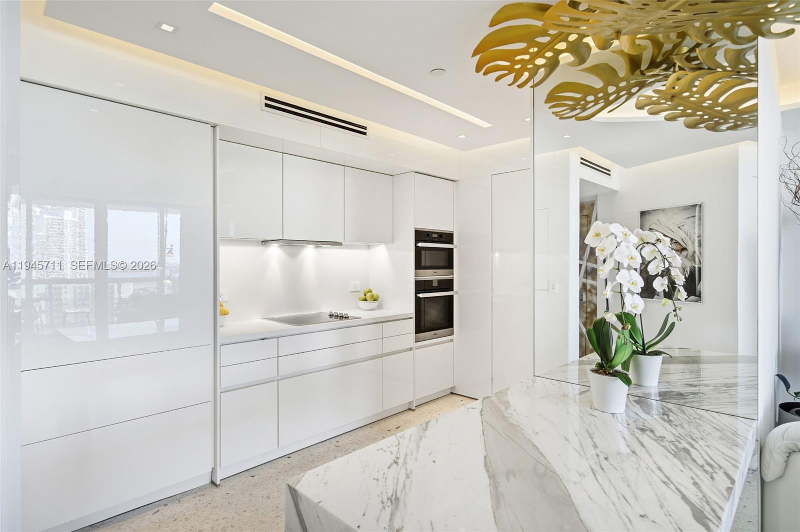 1000 S Pointe Dr #1606 Miami Beach, FL 33139