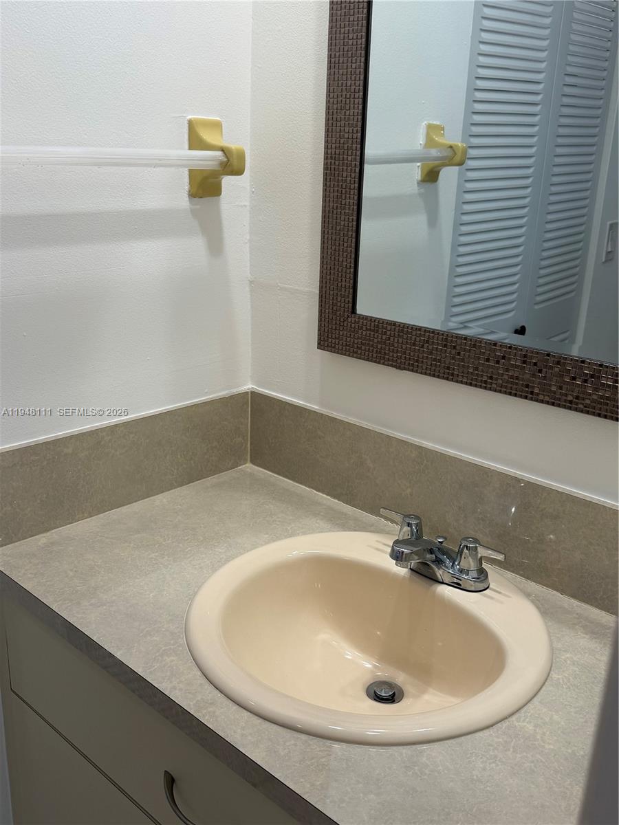 7150 N Indian Crk Dr #505 Miami Beach, FL 33141