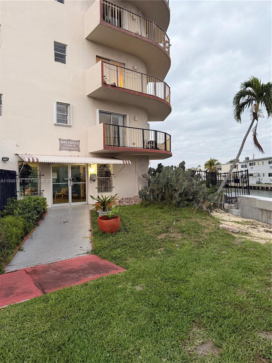 7150 N Indian Crk Dr #505 Miami Beach, FL 33141