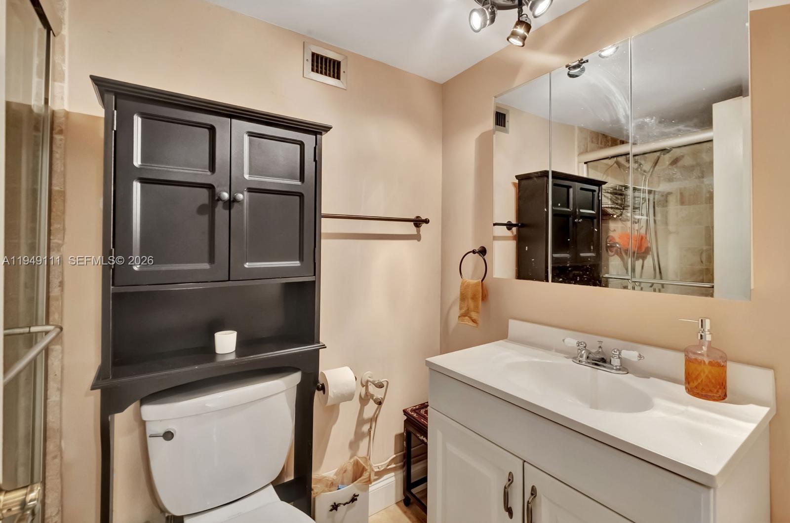 5401 Collins Ave #340 Miami Beach, FL 33140