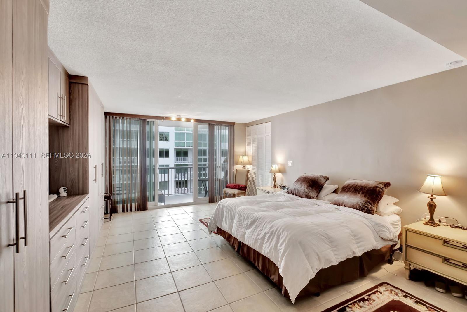 5401 Collins Ave #340 Miami Beach, FL 33140