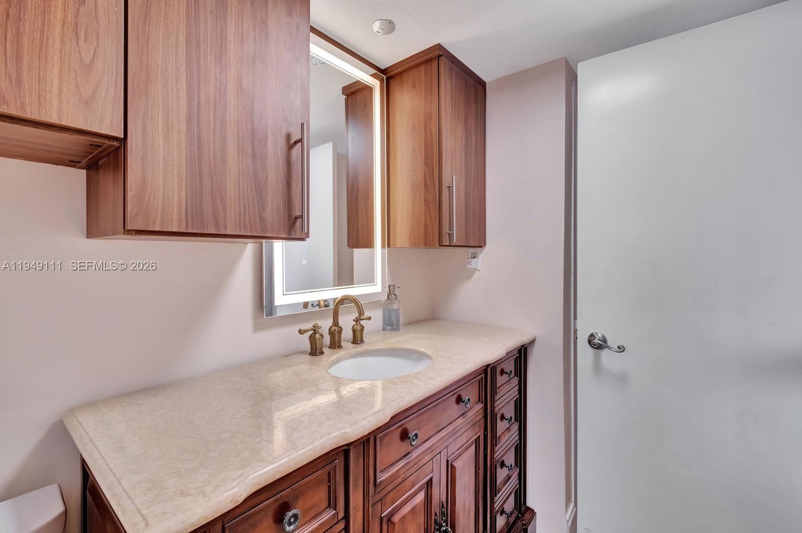 5401 Collins Ave #340 Miami Beach, FL 33140