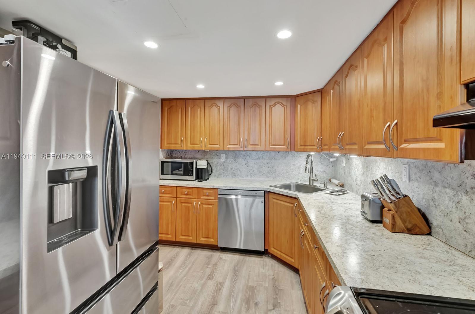 5401 Collins Ave #340 Miami Beach, FL 33140