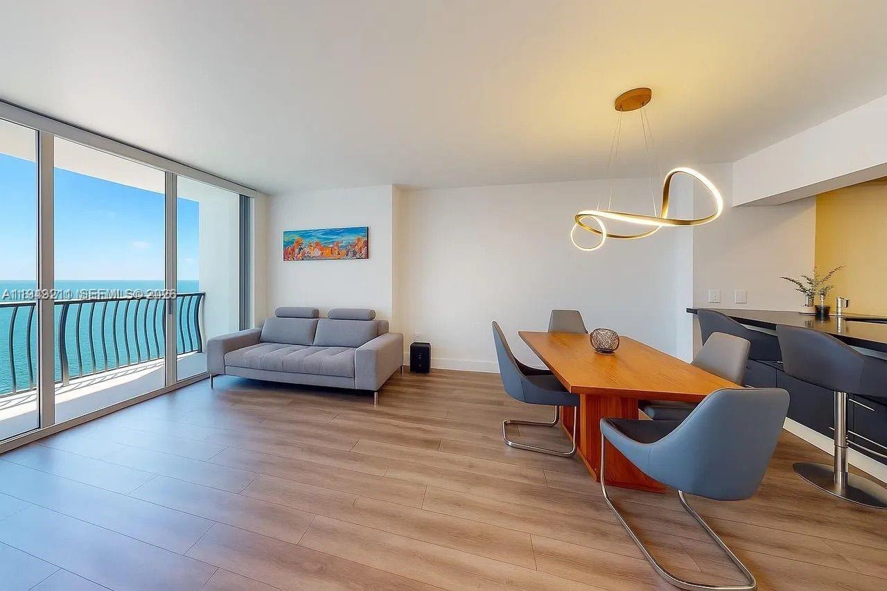 image Opera Tower Condo9