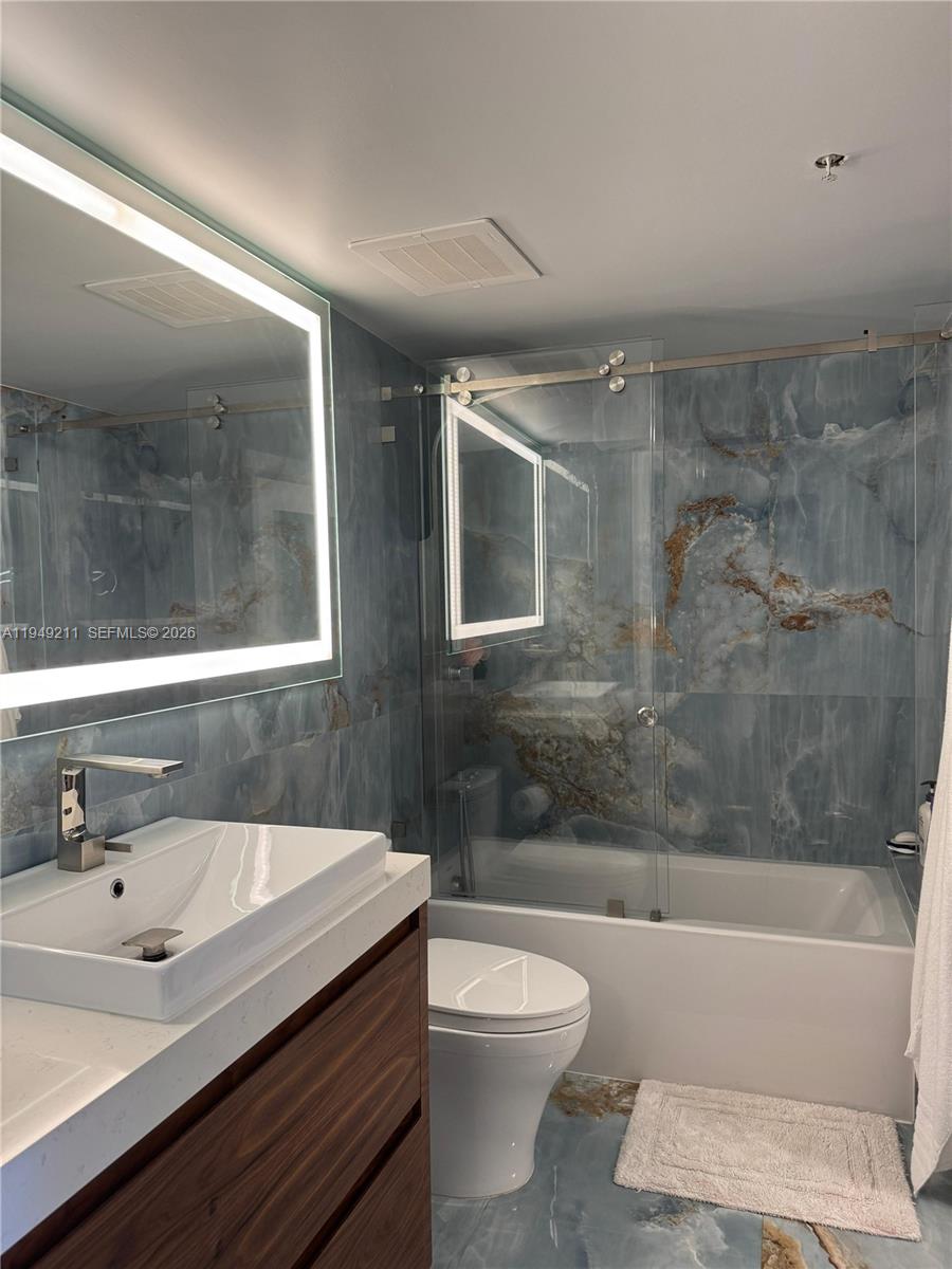 image Opera Tower Condo16