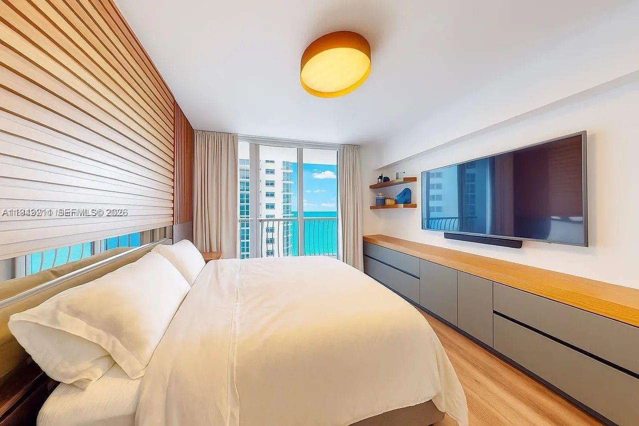 image Opera Tower Condo17