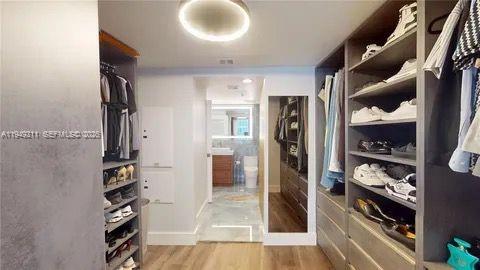 image Opera Tower Condo22