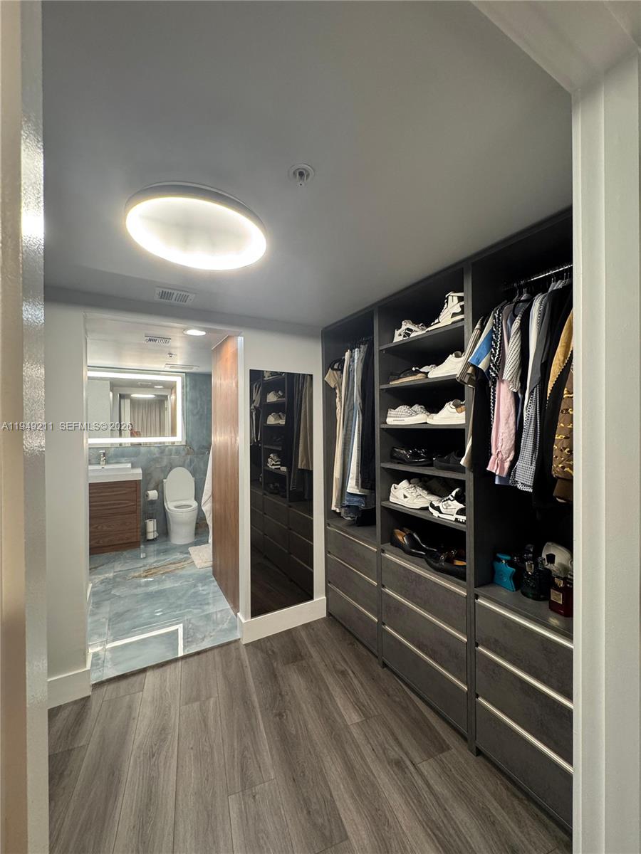 image Opera Tower Condo23