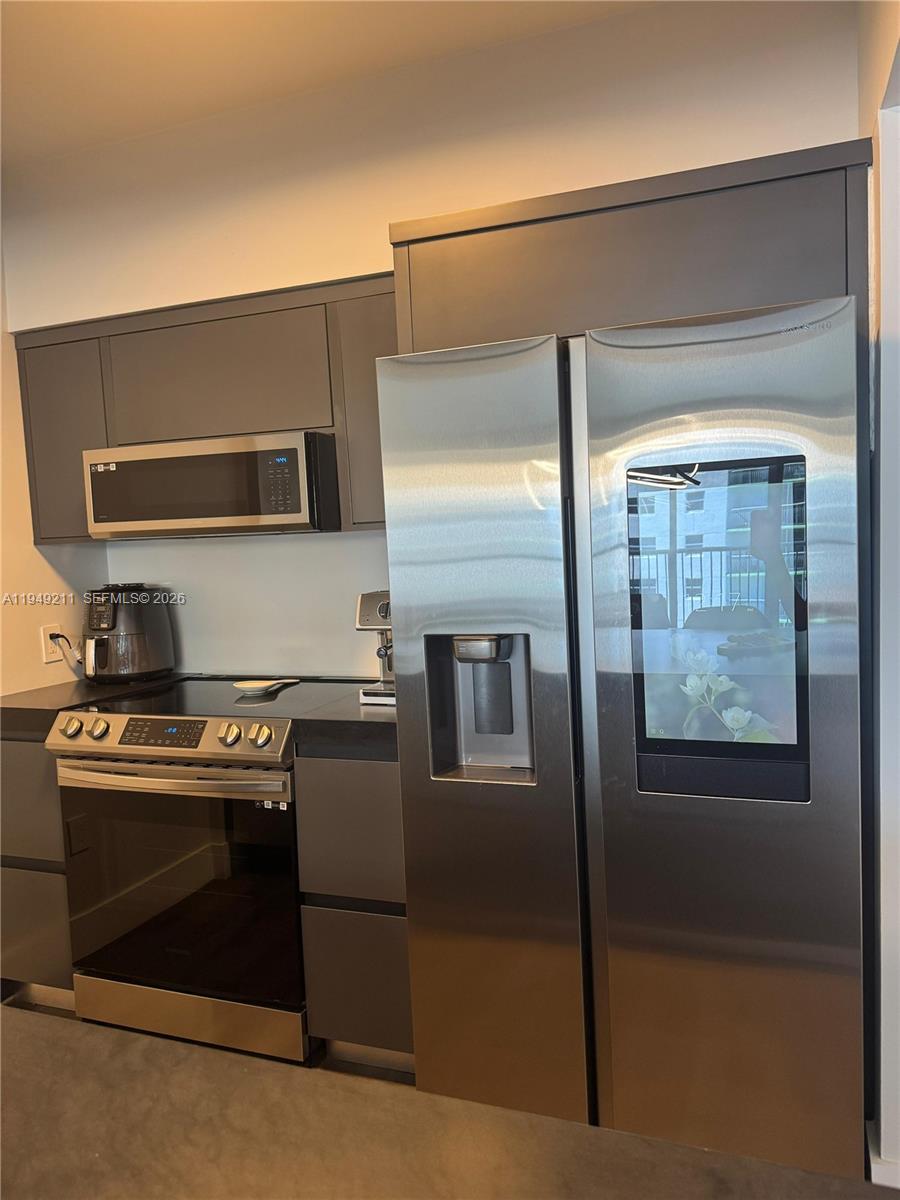 image Opera Tower Condo4