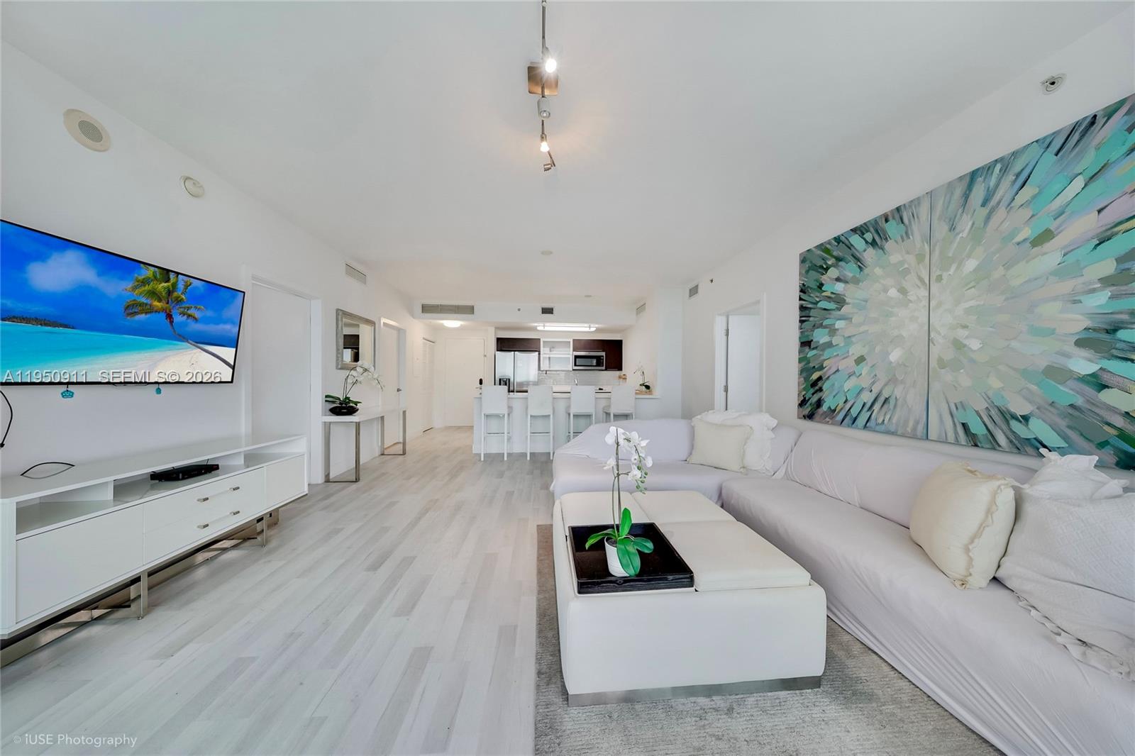 90 SW 3rd St #3109 Miami, FL 33130