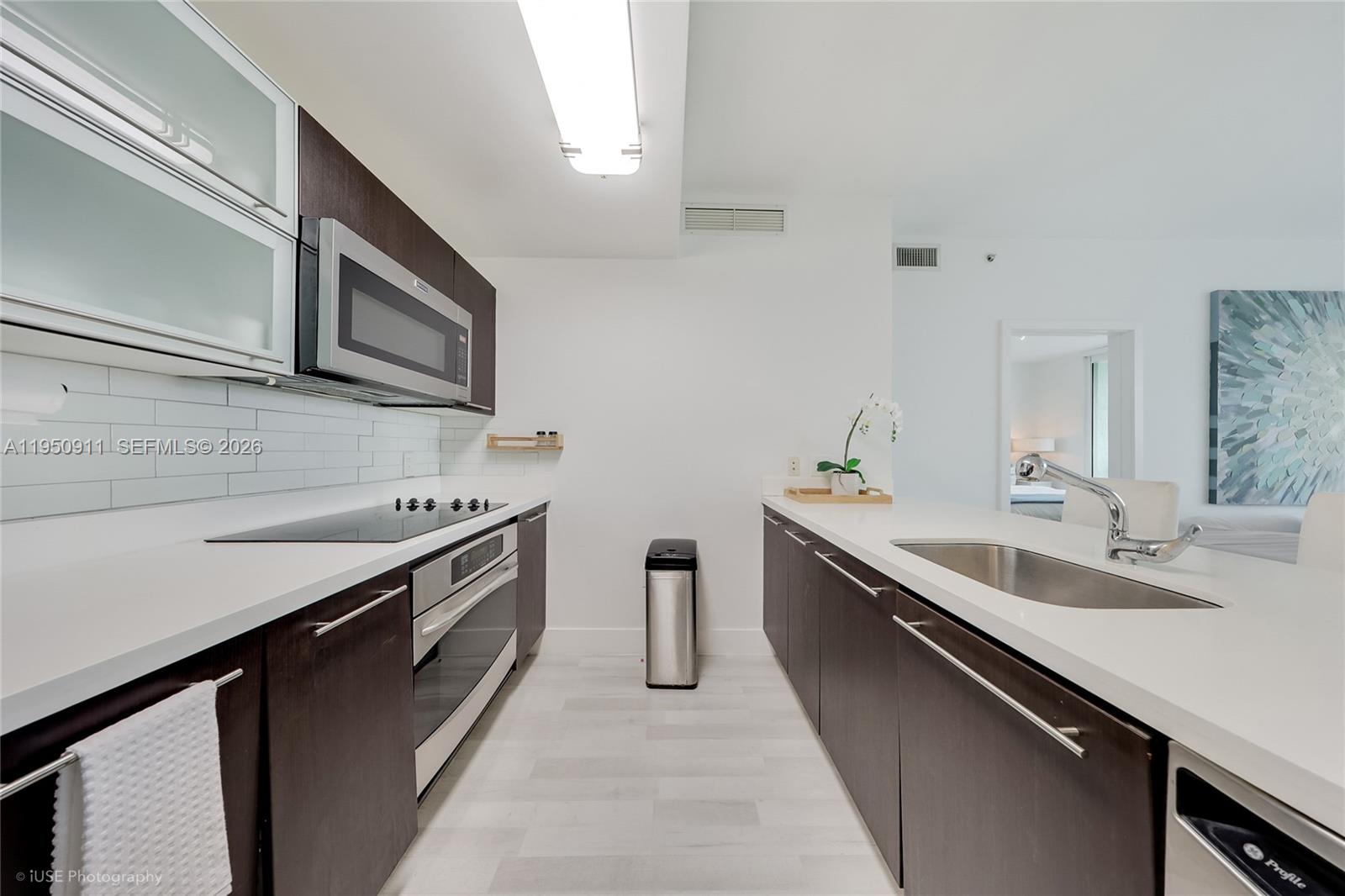 90 SW 3rd St #3109 Miami, FL 33130