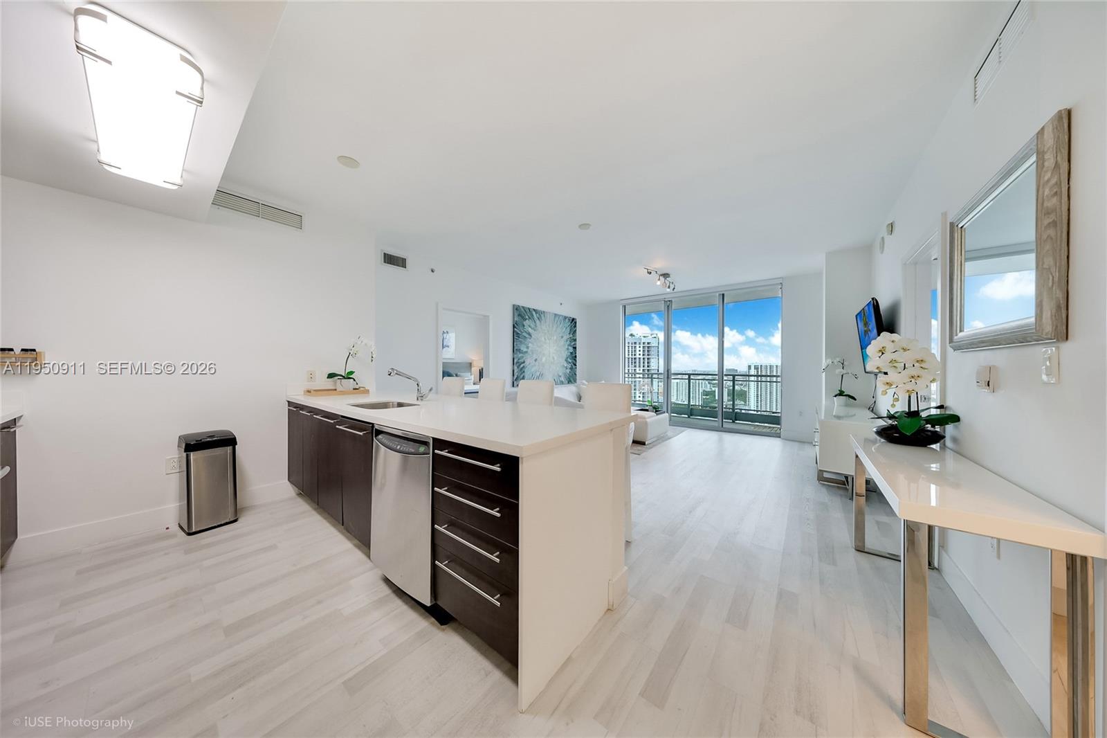 90 SW 3rd St #3109 Miami, FL 33130