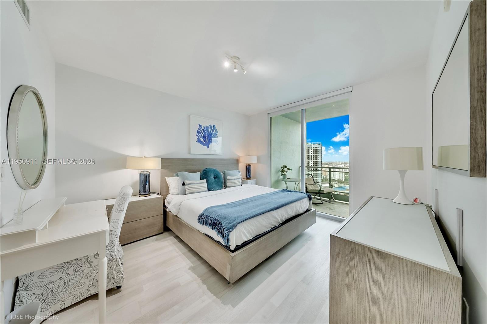 90 SW 3rd St #3109 Miami, FL 33130