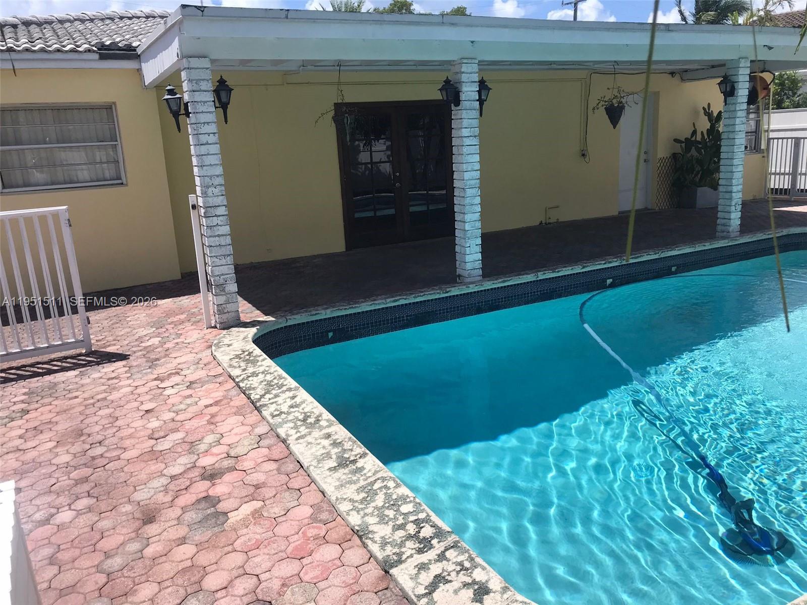 2038 Alton Rd Miami Beach, FL 33140