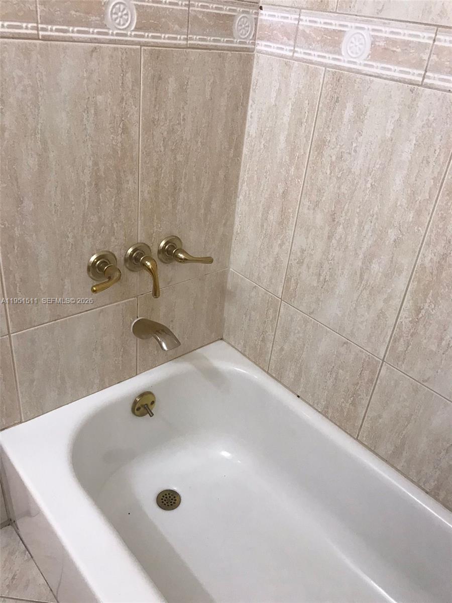 2038 Alton Rd Miami Beach, FL 33140