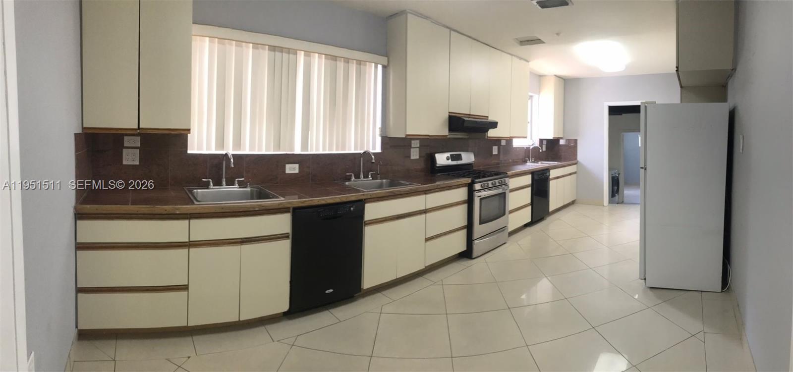 2038 Alton Rd Miami Beach, FL 33140