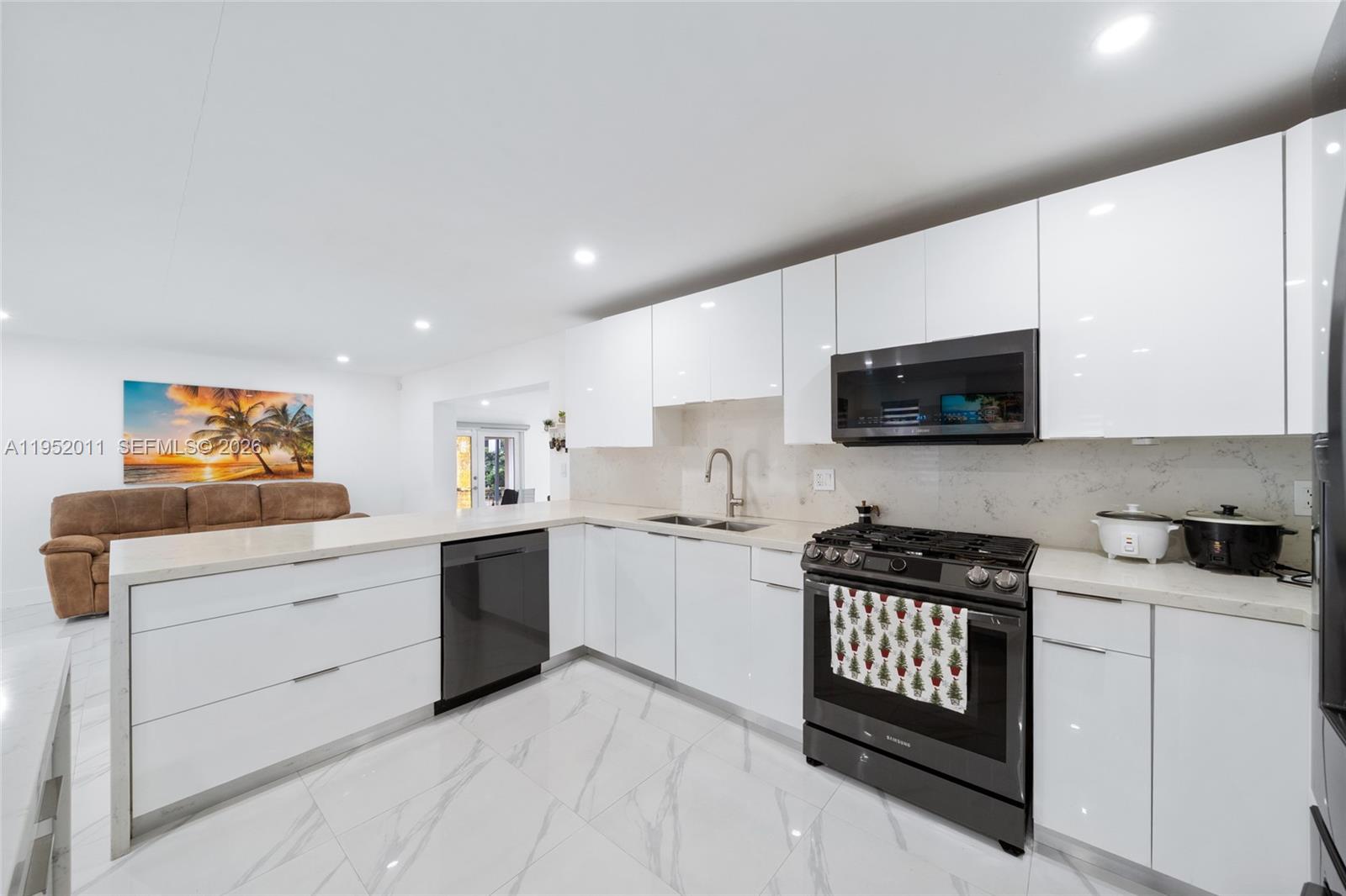 1310 SW 78th Ave Miami, FL 33144