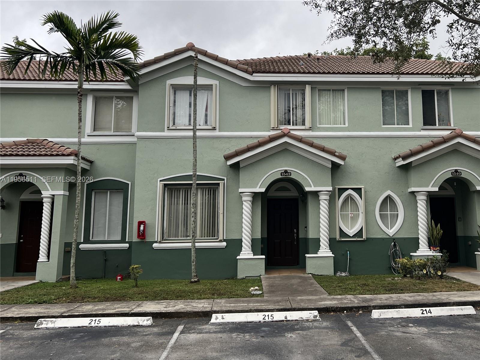 1542 SE 24th Ct #215