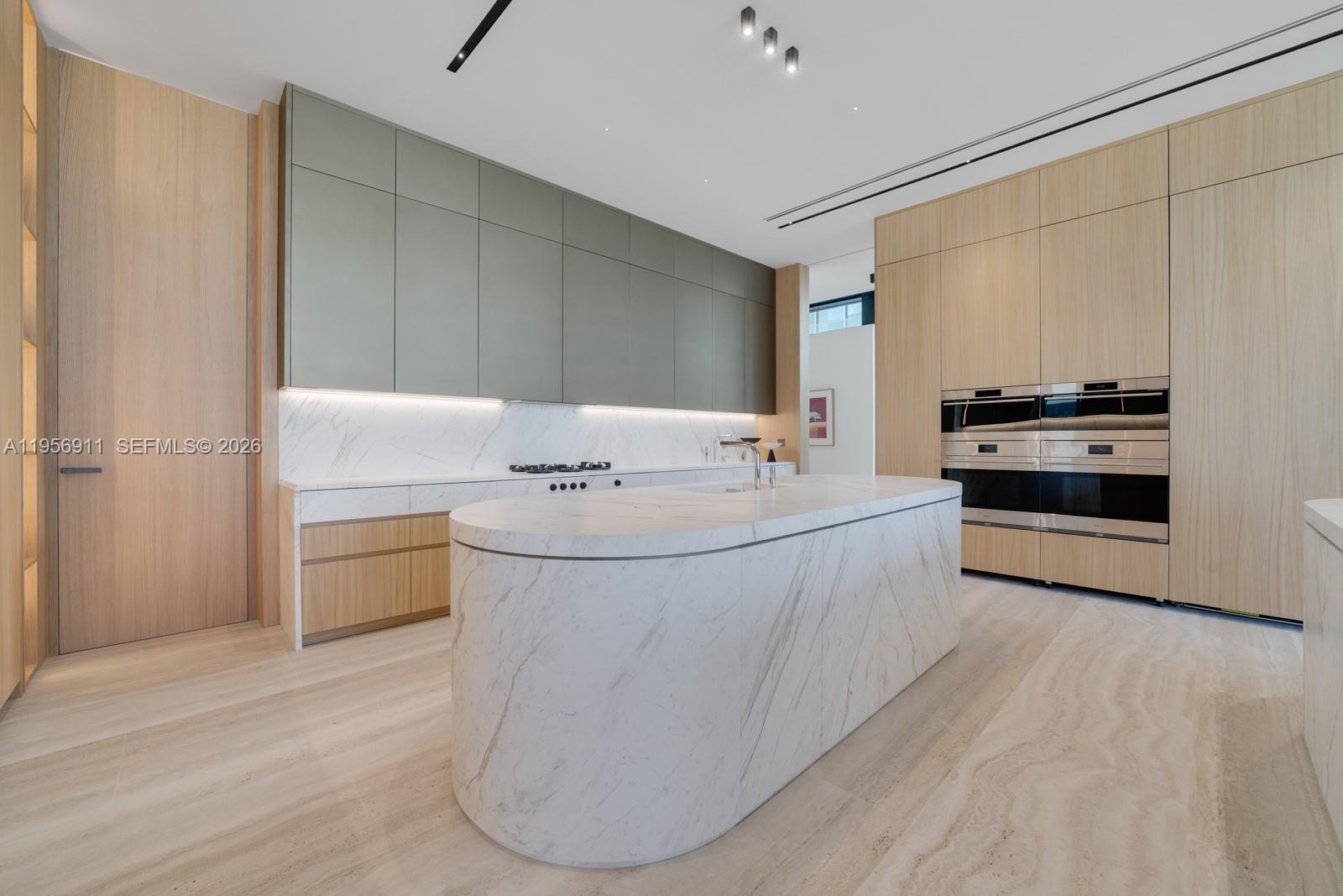 255 Ocean Blvd Golden Beach, FL 33160