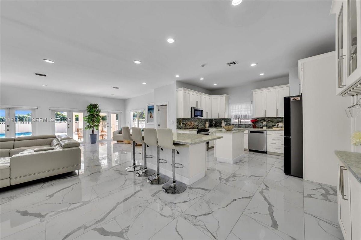 1700 Cleveland Rd Miami Beach, FL 33141