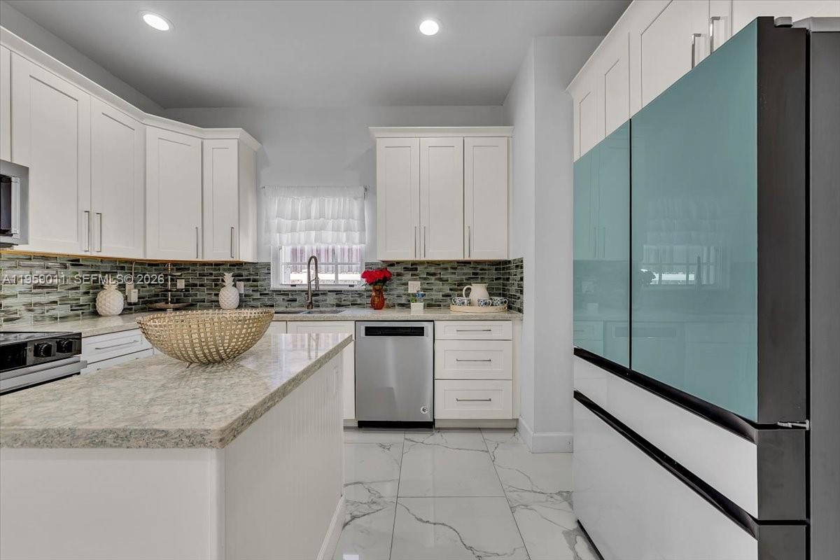 1700 Cleveland Rd Miami Beach, FL 33141