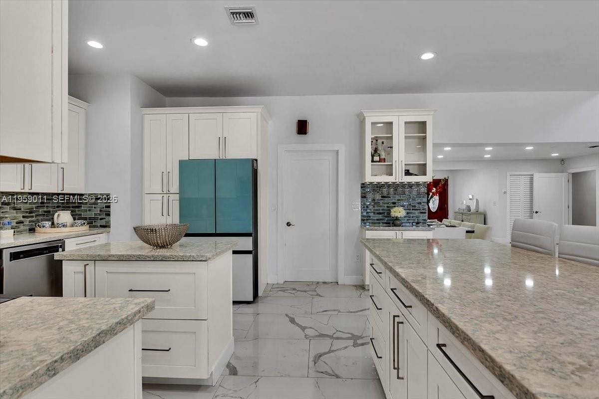 1700 Cleveland Rd Miami Beach, FL 33141