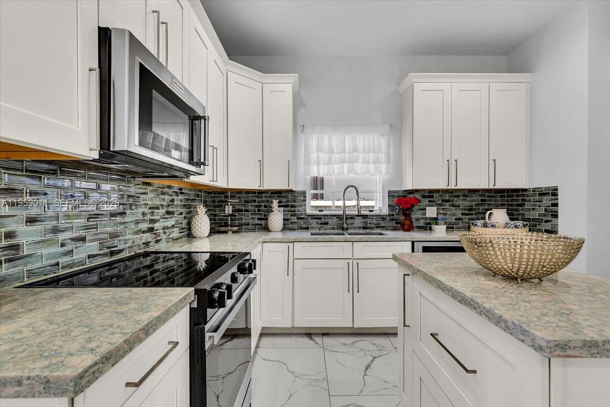 1700 Cleveland Rd Miami Beach, FL 33141