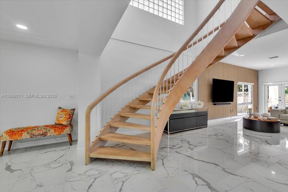 1700 Cleveland Rd Miami Beach, FL 33141