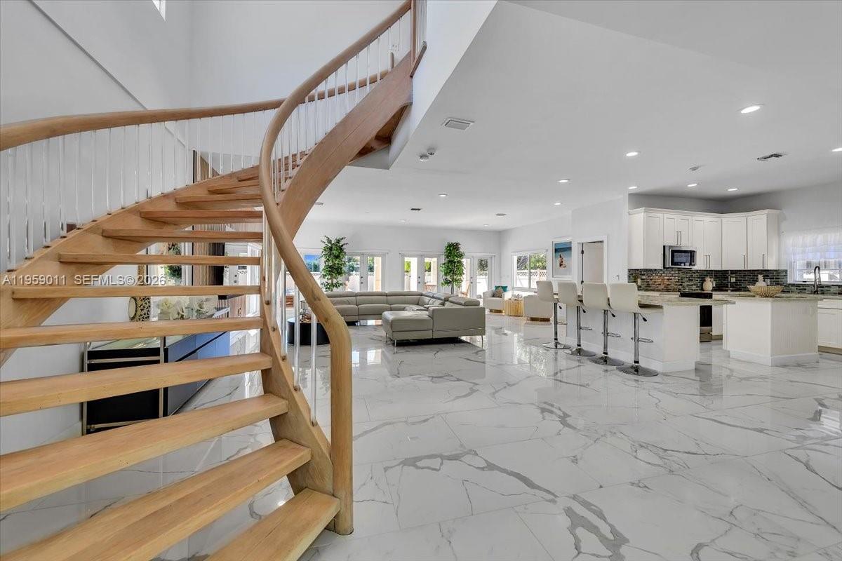 1700 Cleveland Rd Miami Beach, FL 33141