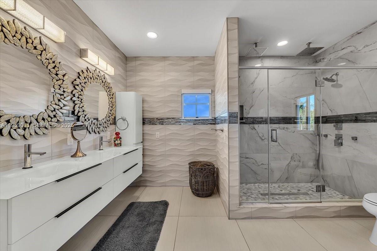 1700 Cleveland Rd Miami Beach, FL 33141