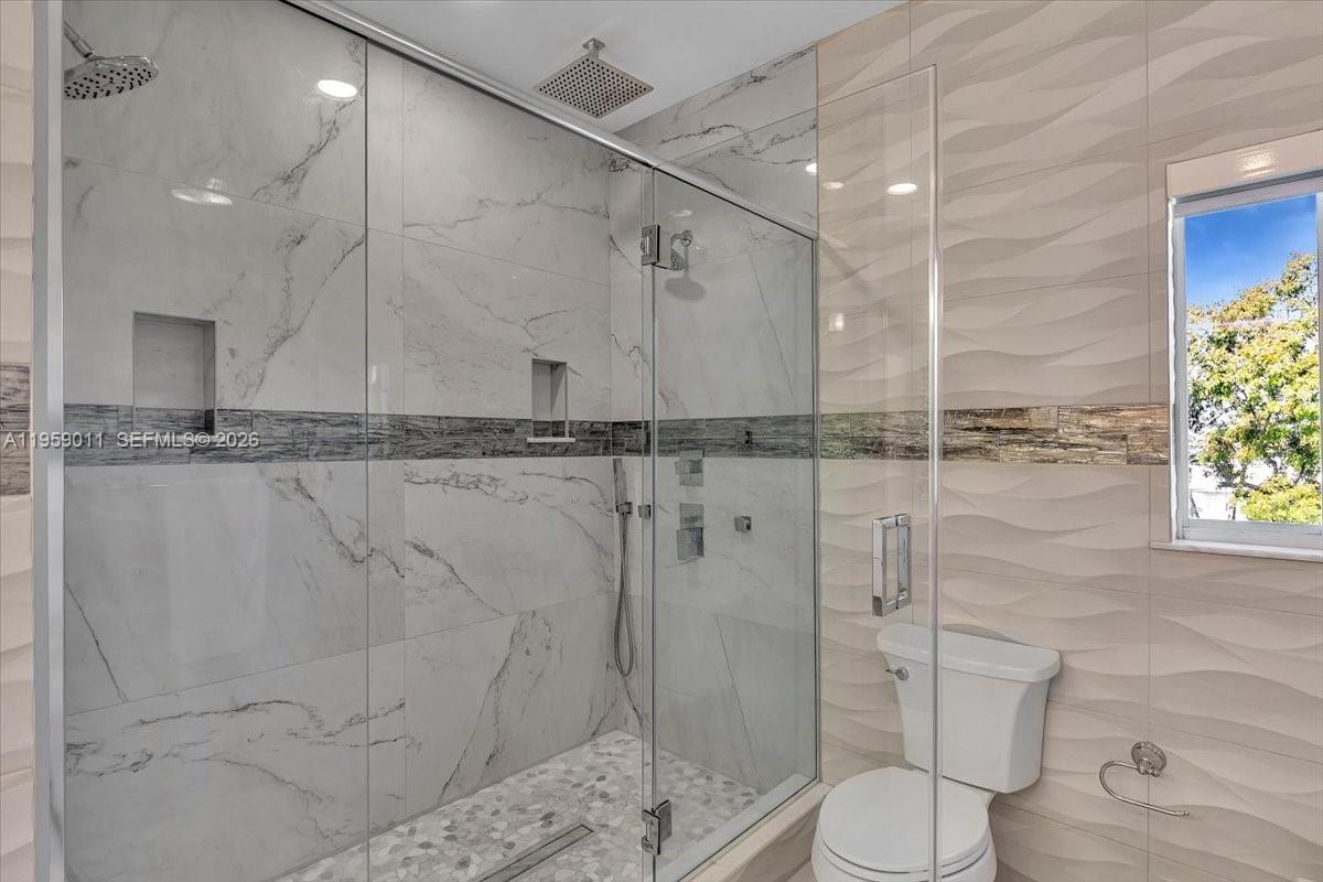 1700 Cleveland Rd Miami Beach, FL 33141