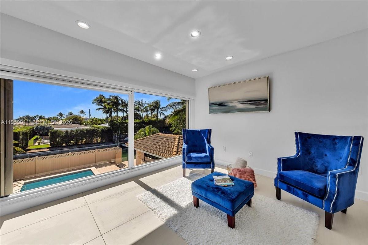 1700 Cleveland Rd Miami Beach, FL 33141