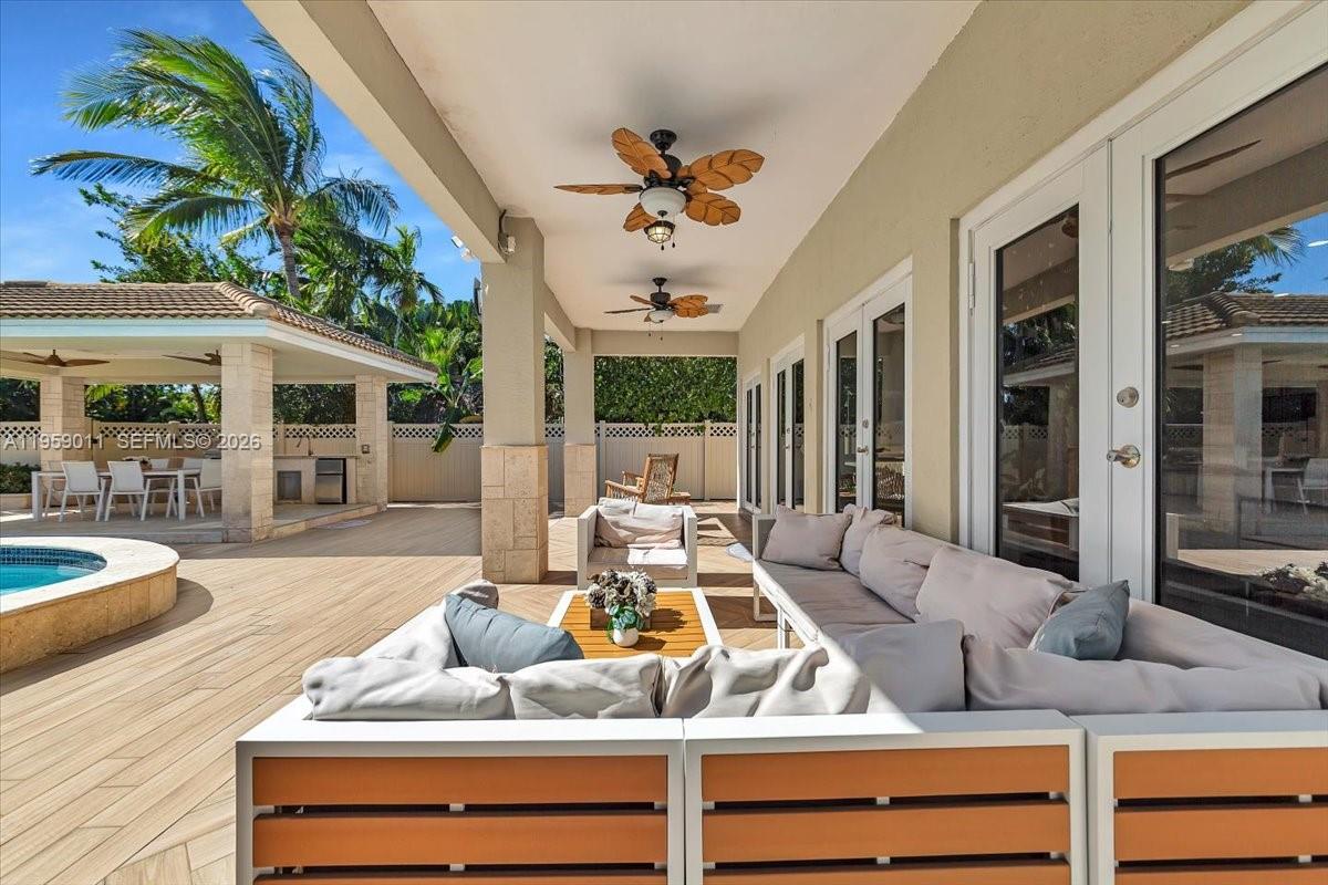 1700 Cleveland Rd Miami Beach, FL 33141