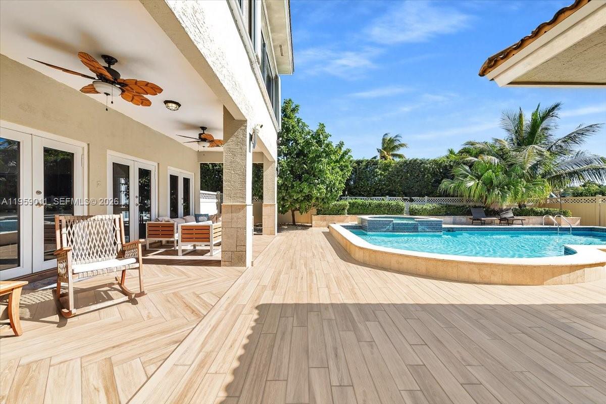 1700 Cleveland Rd Miami Beach, FL 33141